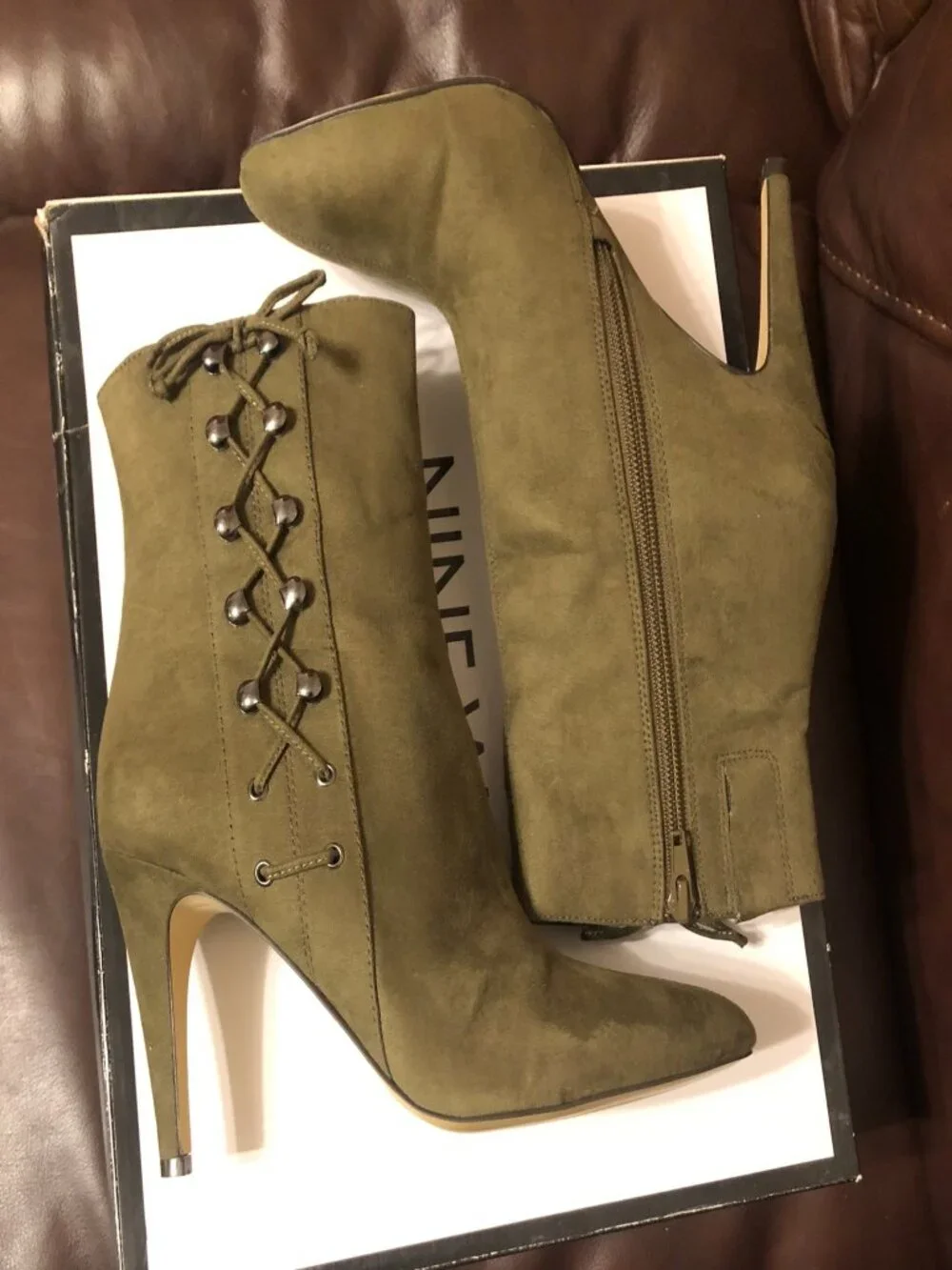 Nine West Gesao Olive Green Faux Suede Lace-Up Heeled Ankle Booties Size 8